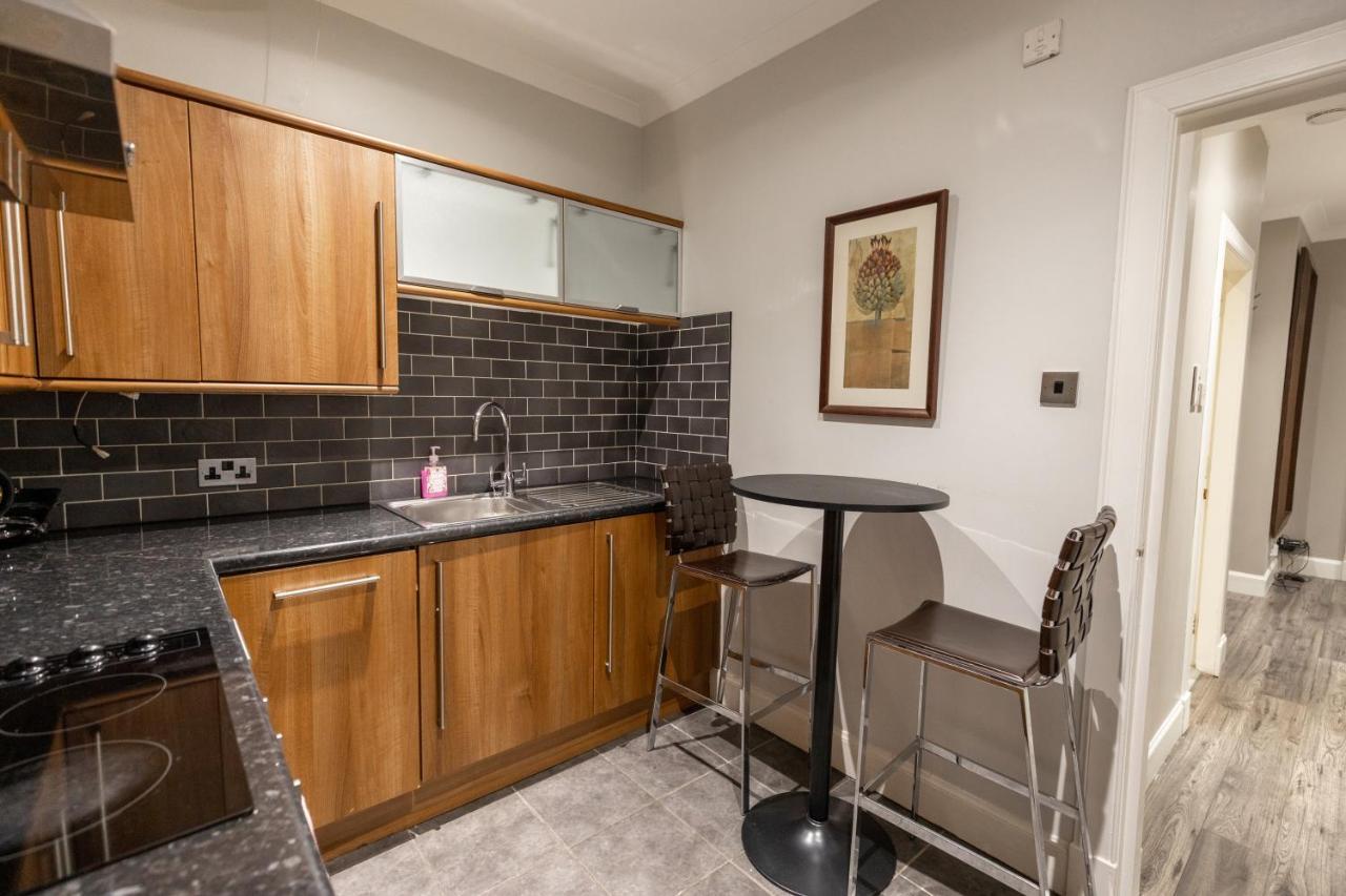 Two Bedroom Apartment Within Walking Distance To City Centre Единбург Екстериор снимка